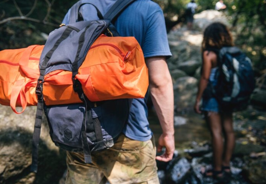 الدليل النهائي لشبكات البوليستر: من الألياف الخام إلى القوة الصناعية